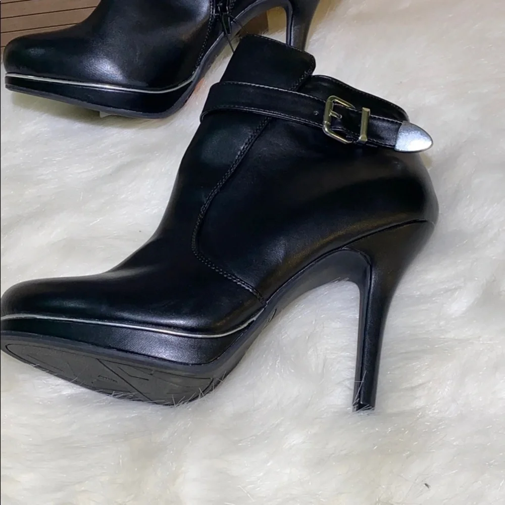 ANDIAMO Aerica Heeled Ankle Booties
